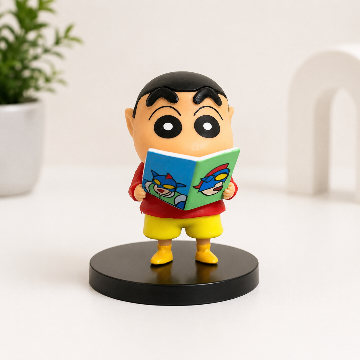 shinchan reading book